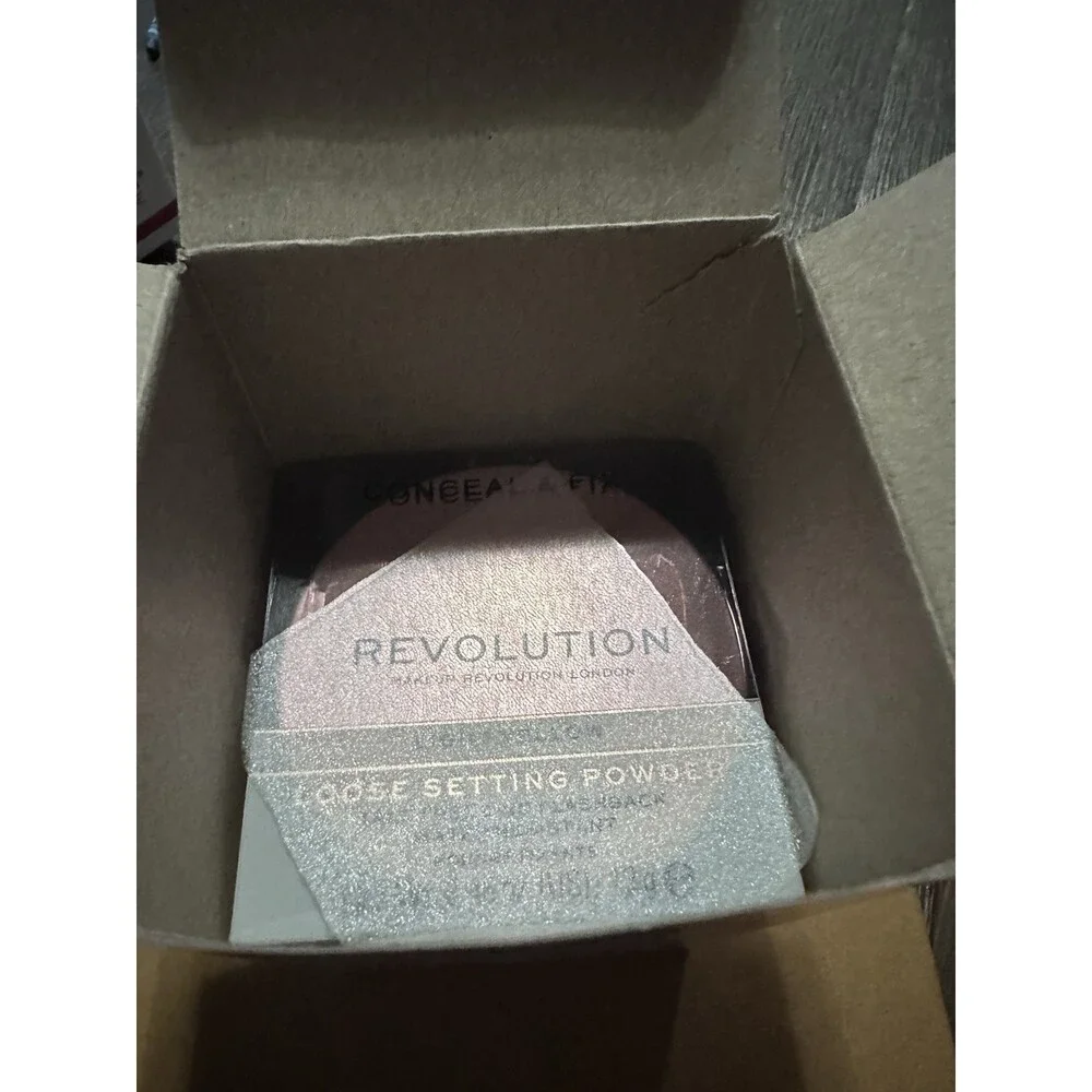 Makeup Revolution Conceal & Fix Setting Powder Light Yellow 2pc Lot New